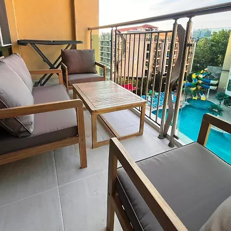 Daire Miramar Front Family Deluxe No Swim Pool Access