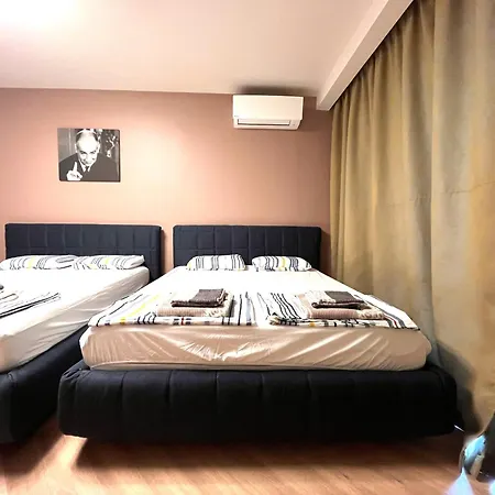 Miramar Front Family Deluxe No Swim Pool Access דירה *