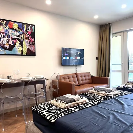 Miramar Front Family Deluxe No Swim Pool Access סאני ביץ'