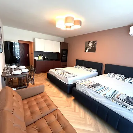 Miramar Front Self Catering Family Deluxe Apartament