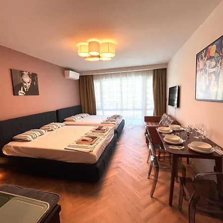 דירה Miramar Front Family Deluxe No Swim Pool Access סאני ביץ'
