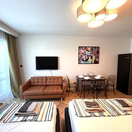 דירה Miramar Front Family Deluxe No Swim Pool Access סאני ביץ'