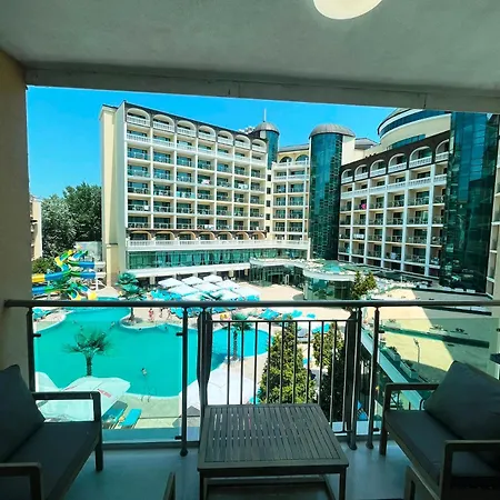 Miramar Front Family Deluxe No Swim Pool Access דירה