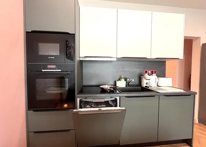 Miramar Front Family Deluxe No Swim Pool Access サニービーチ