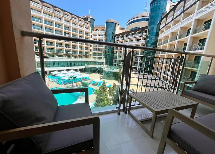 アパート Miramar Front Family Deluxe No Swim Pool Access サニービーチ