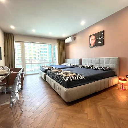 Miramar Front Family Deluxe No Swim Pool Access 阳光海滩